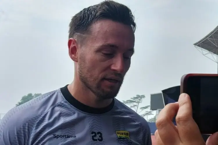 Marc Klok Bangga Persib Juara Liga 1 2024/25: Konsistensi di Tengah Badai Cedera dan Tekanan Jadi Kunci Sukses