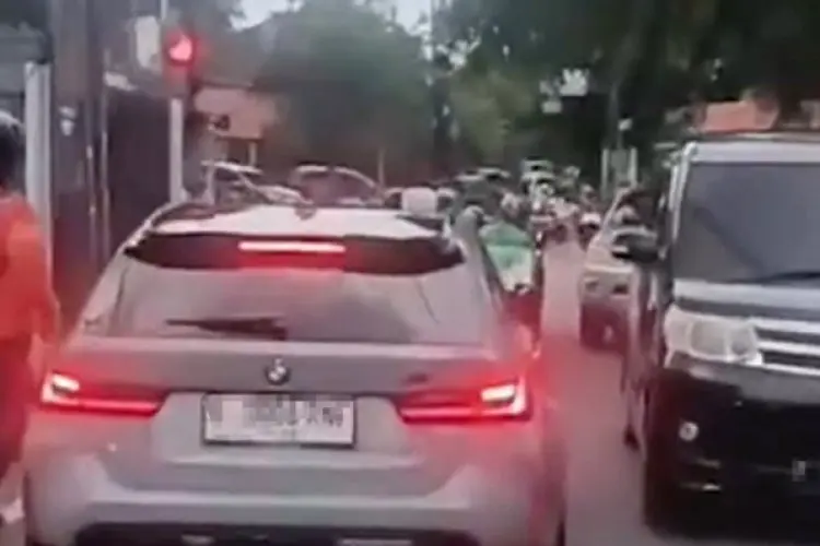Sempat Viral, Polisi Lacak Identitas Pemilik Mobil Mewah yang Lawan Arus di Jaksel