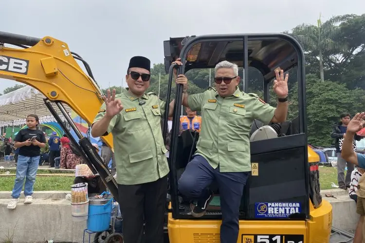 Kampanye Rapat Umum, Paslon No Urut 3 Pilwalkot Bandung Bawa Alat Berat