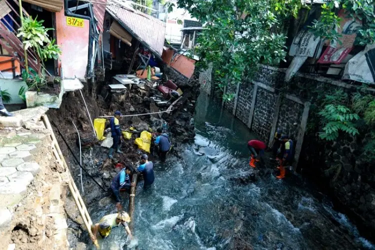 Pj Wali Kota Bandung Pastikan Tanggul Sungai Citepus Segera Diperbaiki
