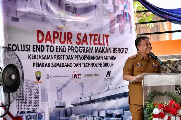 Sekda Herman Suryatman Apresiasi Dapur Satelit di Sumedang 