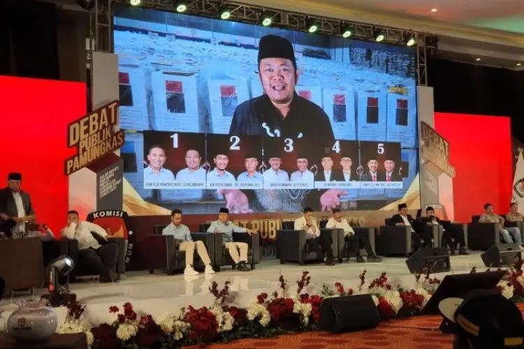 Ulasan Singkat Lima Paslon Cabup-Cawabup Bandung Barat saat Debat Publik Pamungkas, Mana yang Lebih Menarik?
