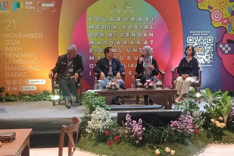 Manfaatkan Teknologi Digital untuk Komunikasi Publik 