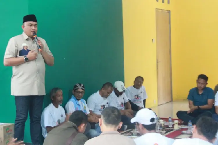 Rudy Susmanto - Jaro Ade Menjanjikan Jalur Tambang ke Warga Cigudeg