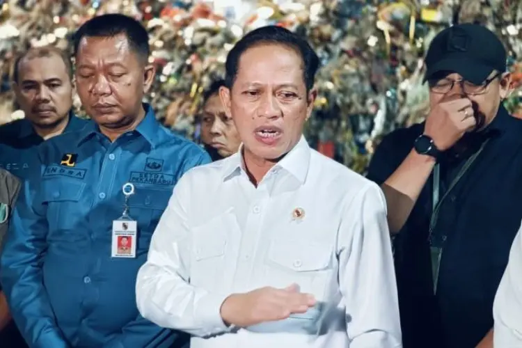 Kunker ke Kampar dan Pekanbaru, Hanif Faisol Nurofiq Tutup TPA Liar