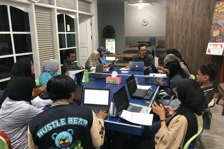 Quick Count Instrat: Paslon Ngatiyana-Adhitia Yudhistira Berada di Posisi Pertama Pilkada Cimahi