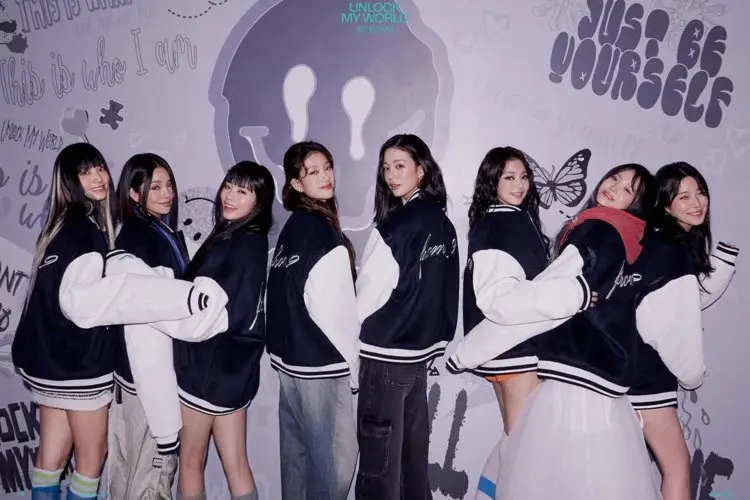 Netizen Perdebatkan Pemutusan Kontrak fromis_9 yang Tiba-tiba dengan Pledis