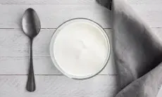 Perawatan Kulit Alami dengan Yogurt Yunani, Solusi untuk Segala Masalah Kulit