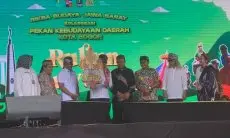 Generasi Muda Meriahkan Helaran Riksa Budaya Jabar di Alun-alun Kota Bogor