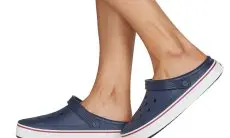 7 Rekomendasi Crocs Clog Terbaik Untuk Segala Aktivitas