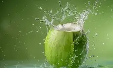 Mau Air Kelapa Tetap Segar Seharian? Ini Cara Simpannya yang Benar, Praktis dan Dijamin Berhasil!