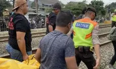 Wanita Diduga Tunawisma Tewas Tertabrak Kereta Api Jurusan Bandung - Gambir di Bekasi