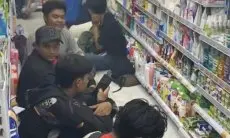 Viral Pemuda Komunitas CB Istirahat di Dalam Minimarket hingga Bikin Netizen Geram, Karyawan Ngaku Minus Rp4 Juta