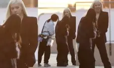 Berada di Lokasi Syuting, Rose BLACKPINK dan Bruno Mars jadi Pasangan untuk MV Lady Gaga?