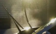 Wiper Mobil Anda Mengeluh? Simak 7 Rahasia Agar Visibilitas Maksimal dan Usia Panjang!