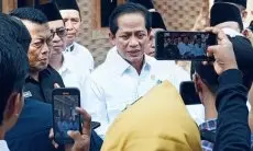 Kunjungi Warga Terdampak Bencana Banjir di Ponorigo, Menteri Hanif Bakal Evaluasi Mitigasi Bencana