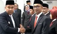 Kukuhkan Anggota Komisi Informasi Jabar, Bey Machmudin Singgung Soal Transparansi