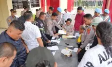 Pastikan dalam Kondisi Layak, Puluhan Senjata Api Milik Polisi di Bandung Diperiksa