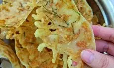 Nikmatnya Peyek Udang Daun Jeruk Homemade: Krispi, Gurih, dan Aromanya Bikin Ketagihan!