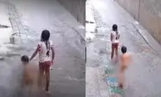 Viral Detik-detik Balita 3,5 Tahun Jatuh ke Selokan saat Hujan Deras