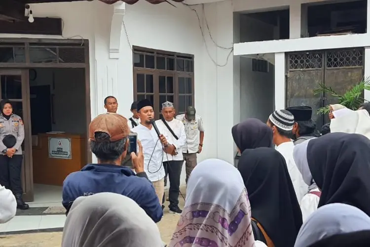 Dalam Sehari, Dua Massa Gelar Aksi di KPU dan Bawaslu Bandung Barat