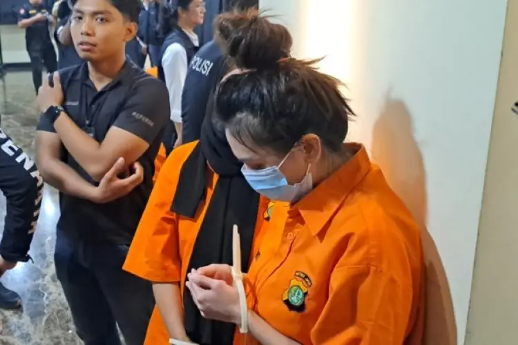 Lulusan Sarjana Perikanan, Selebgram Ini Ditangkap Usai Buka Salon Kecantikan