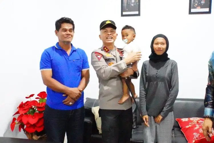 Aksi Heroik dan Cepat Tanggap Polisi dalam Kasus Penyekapan Ibu dan Bayi di Kandang Anjing