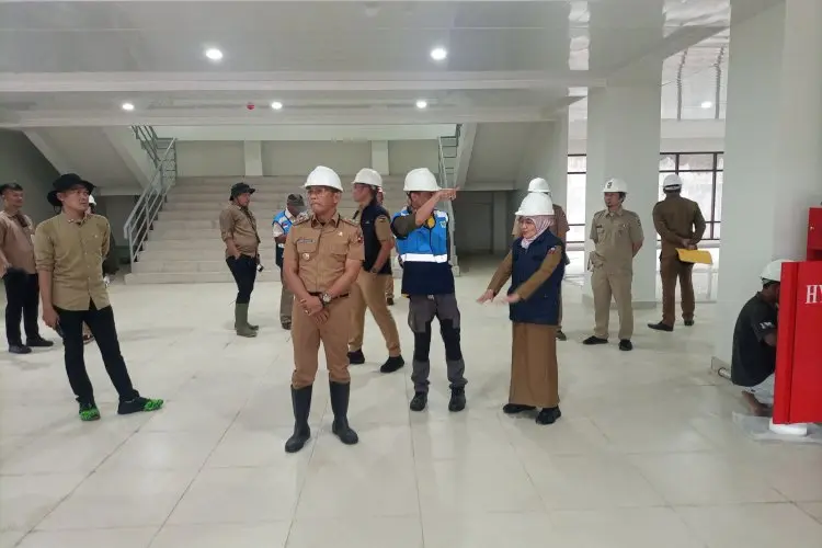Pj Wali Kota Tinjau Dua Proyek Satap, Hasilnya Progres Capai 98 Persen