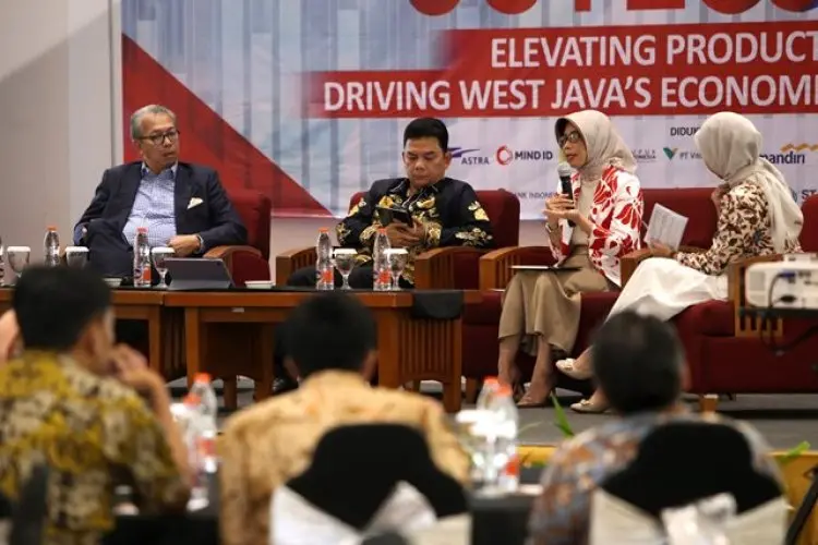 FOTO: Diskusi Economic Outlook 2025
