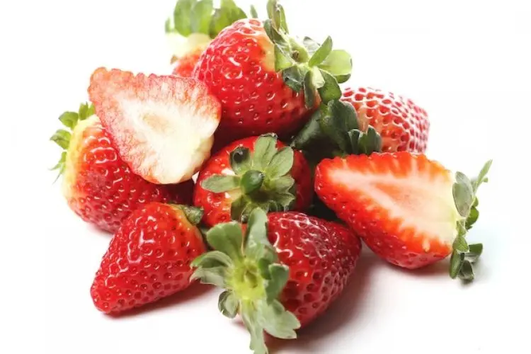 Rahasia Strawberi untuk Menurunkan Berat Badan: Manfaat dan Cara Konsumsi yang Tepat