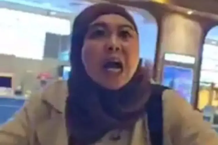 Viral Wanita Marah-marah hingga Meludah Saat Ditegur Karena Ketahuan Rekam Film di Bioskop