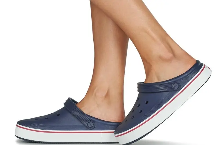 7 Rekomendasi Crocs Clog Terbaik Untuk Segala Aktivitas