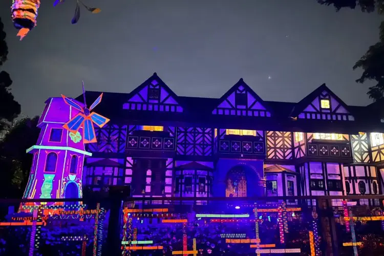 Farmhouse Menyala, Wana Wisata Malam Terbaru yang Penuh Suasana Magis ala Farmhouse Susu Lembang