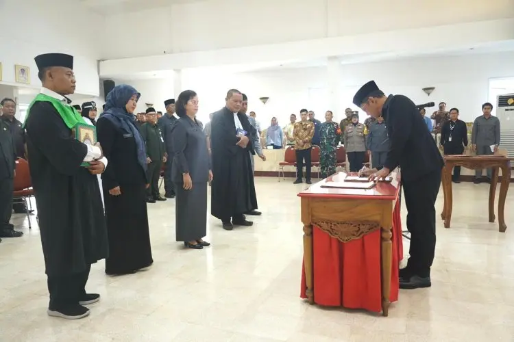 Lantik 19 Pejabat, Hery Antasari Ingatkan Soal Profesionalitas dan Integritas 