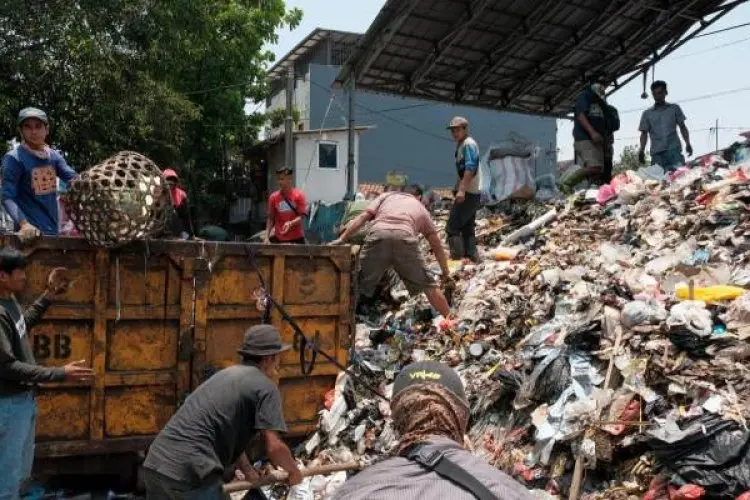 Pengelola Pasar Caringin Bertanggung Jawab Terhadap Sampah Lantaran Dimiliki Pihak Swasta