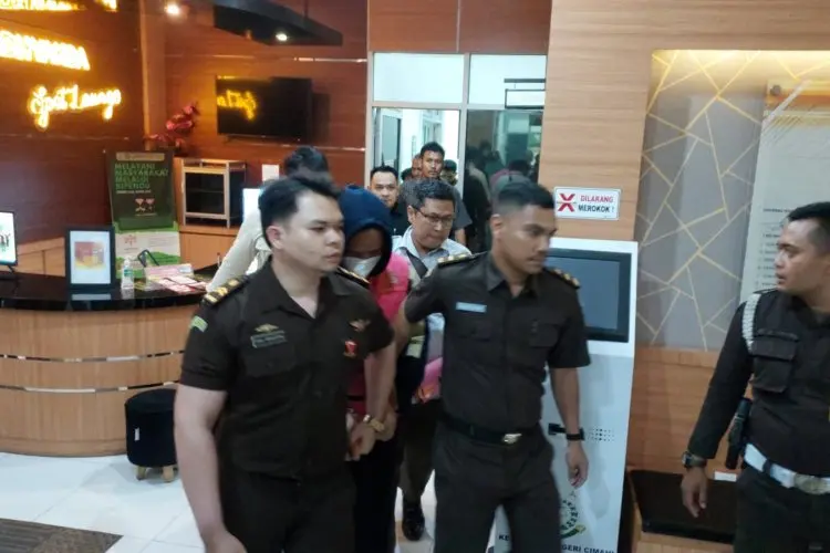 Resmi Kenakan Baju Oranye, Kabid Penegakan Perda Satpol PP dan Damkar Kota Cimahi Ditahan