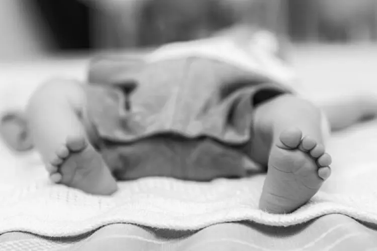 Warga dan Petugas PPSU Kaget Temukan Bayi dalam Tas di Pembuangan Sampah Cipayung