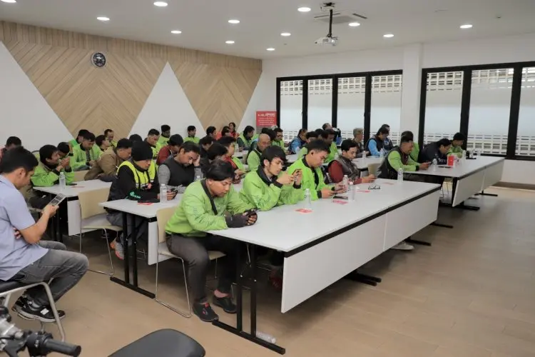 inDrive Gelar Pelatihan Keselamatan Berkendara Bagi Ratusan Pengemudi di Kota Bandung
