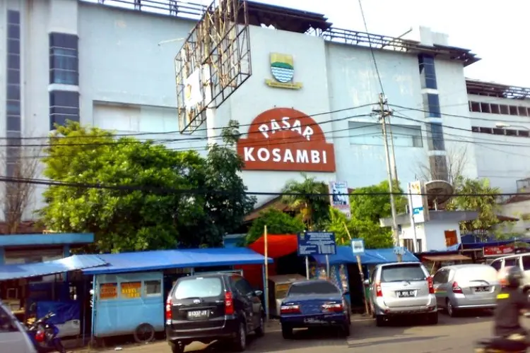 Polisi Cek Lab Bapokting di Pasar Kosambi