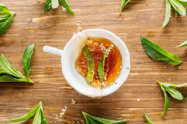 Manfaat Teh Daun Salam: Solusi Alami untuk Pencernaan, Jantung, dan Kesehatan Tubuh