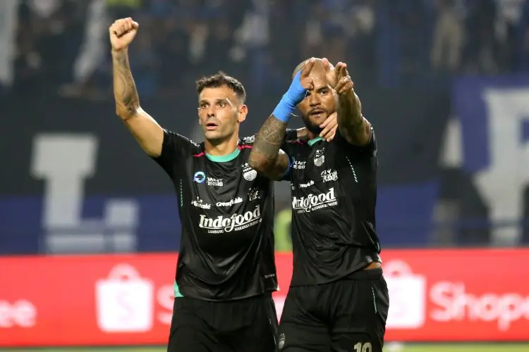 Inilah Daftar Eksekutor Tendangan Bebas dan Penalti di Skuat Persib Bandung