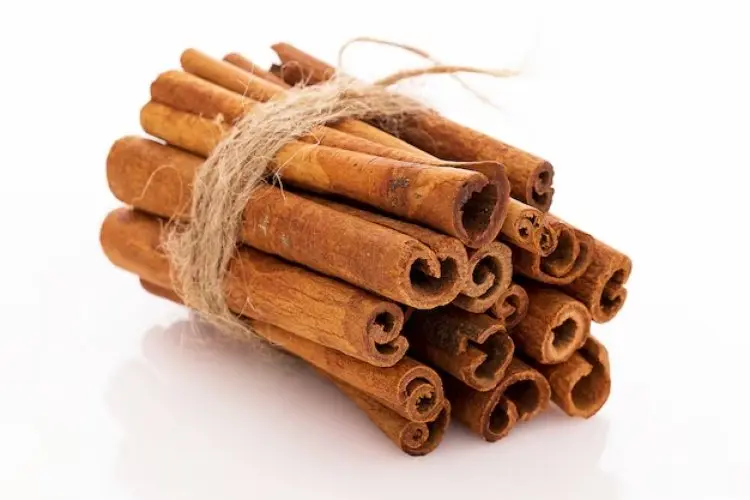 5 Efek Samping Mengonsumsi Terlalu Banyak Kayu Manis