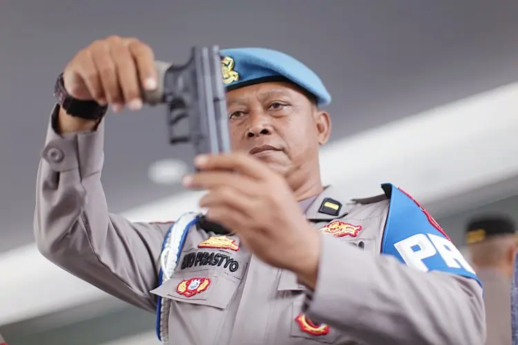 Propam Polres Bogor Tarik Senjata Api dari Anggota yang Tidak Layak Menggunakan