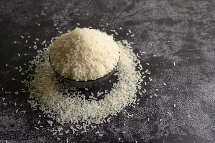 Benarkah Nasi Membuat Perut Buncit? Fakta dan Tips Sehat
