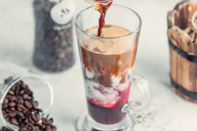 Manfaat Minyak Kelapa dalam Kopi, Energikan Hari Anda dan Bantu Turunkan Berat Badan