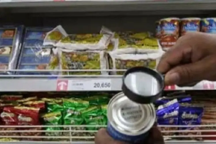Jelang Akhir Tahun, Warga Karawang Diminta Waspada Diskon Makanan Kedaluarsa