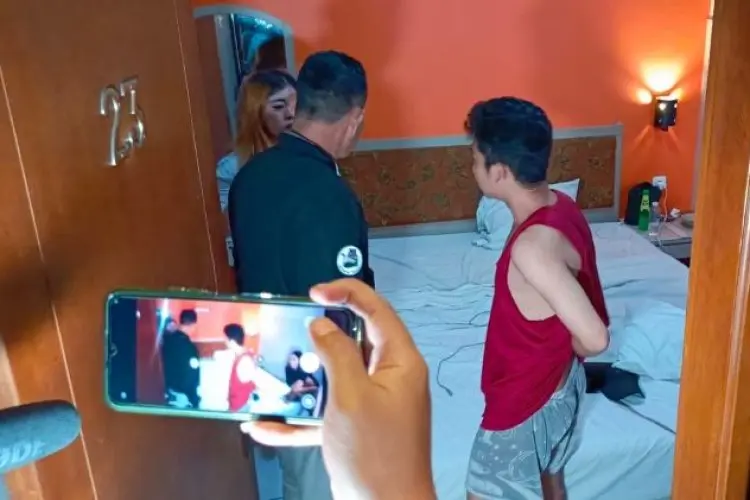 Gelar KRYD Saat Natal, Polisi Amankan Beberapa Pasangan di Saritem