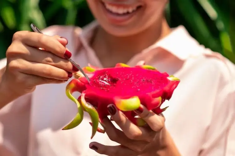 Cara Mudah dan Sehat Menurunkan Berat Badan dengan Buah Naga