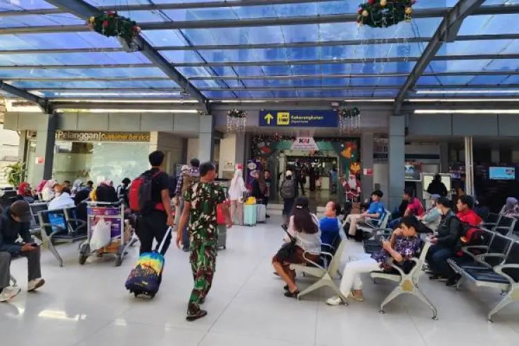 Stasiun Kiaracondong Catat Trafik Penumpang Sebanyak 74 Ribu Selama Masa Angkutan Nataru 2024/2025