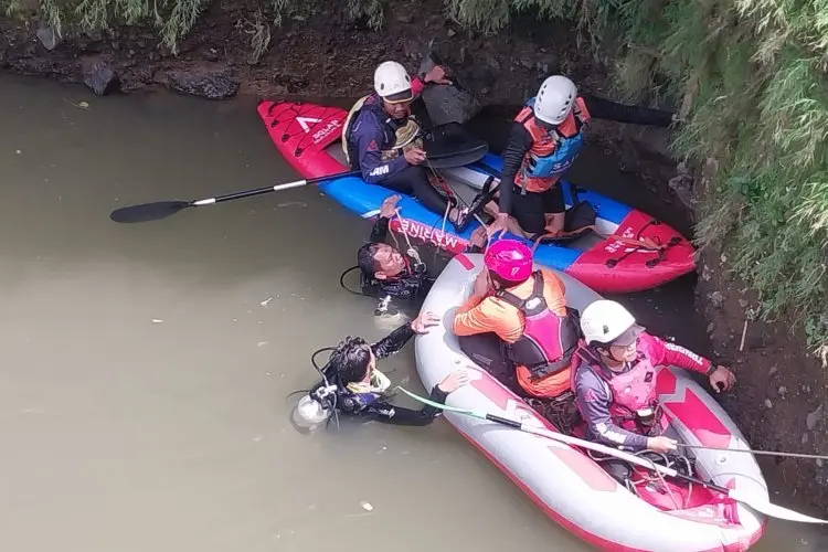 Korban Hanyut di Sungai Ciliwung Ditemukan di Bawah Jembatan Balai Binarum